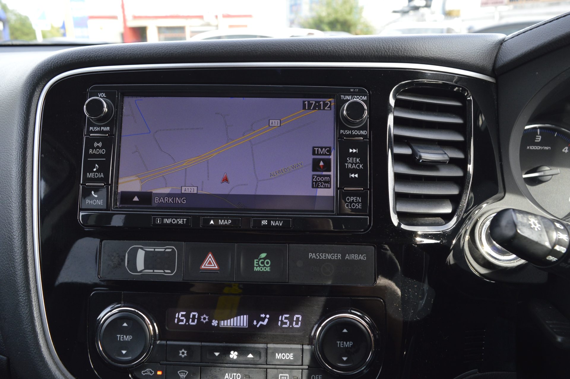 Mitsubishi OUTLANDER 4H - Image 20