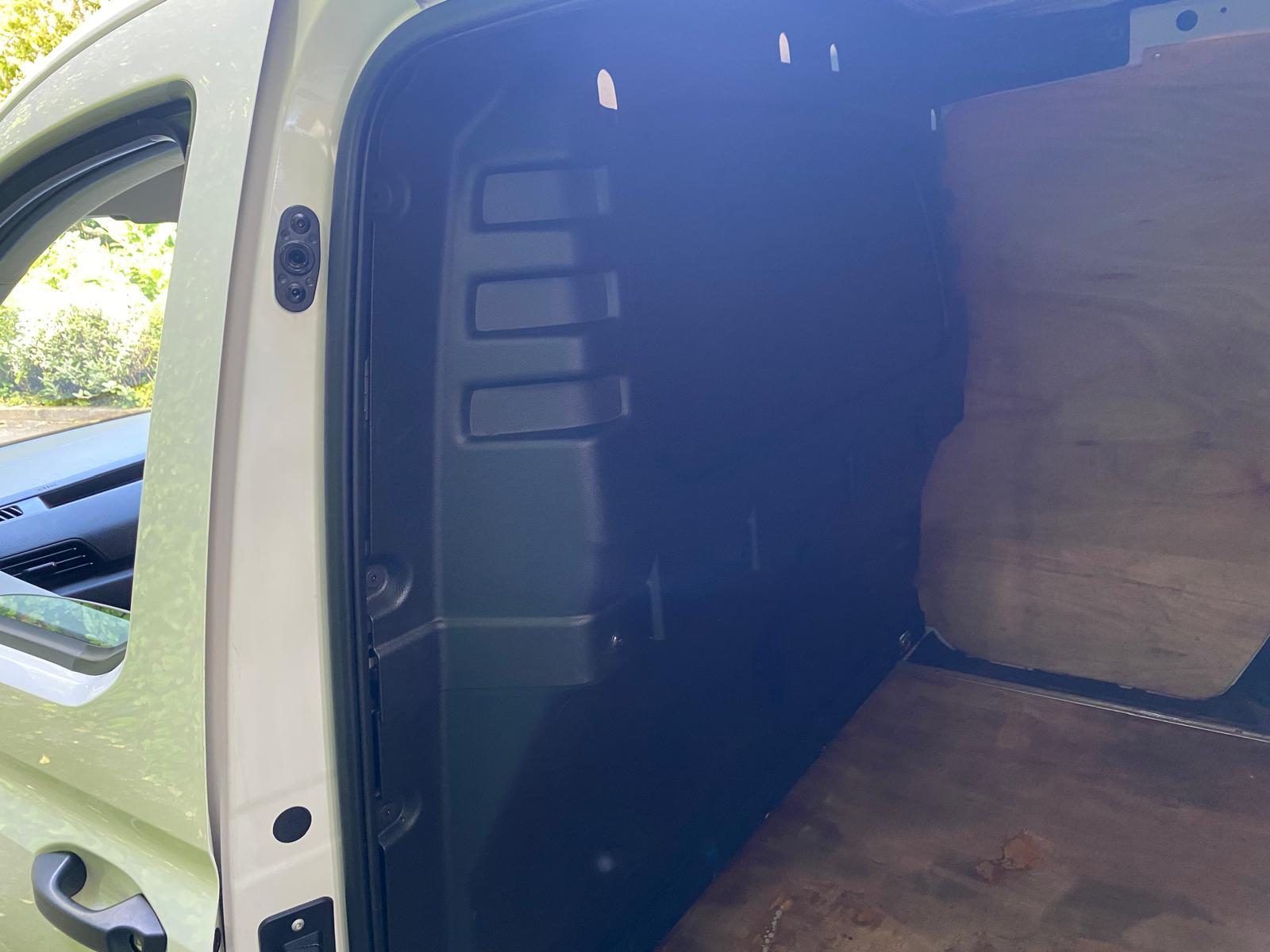 Volkswagen Caddy 2.0 Tdi C20 - Image 10