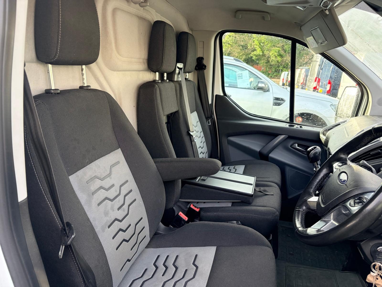 Ford Transit Custom 2.0 Tdci - Image 2