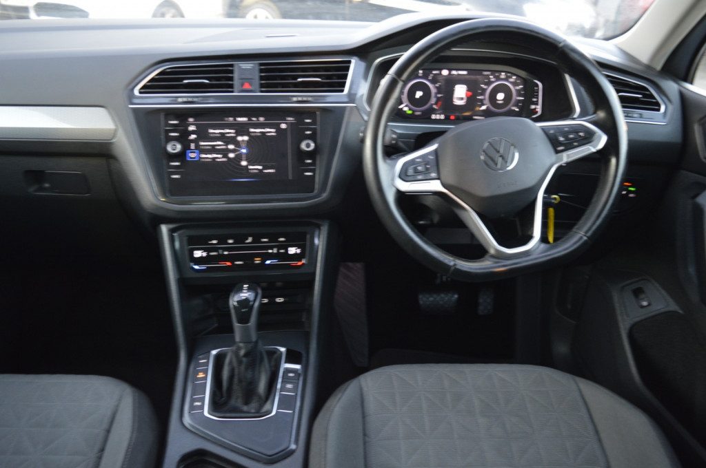 Volkswagen Tiguan - Image 15
