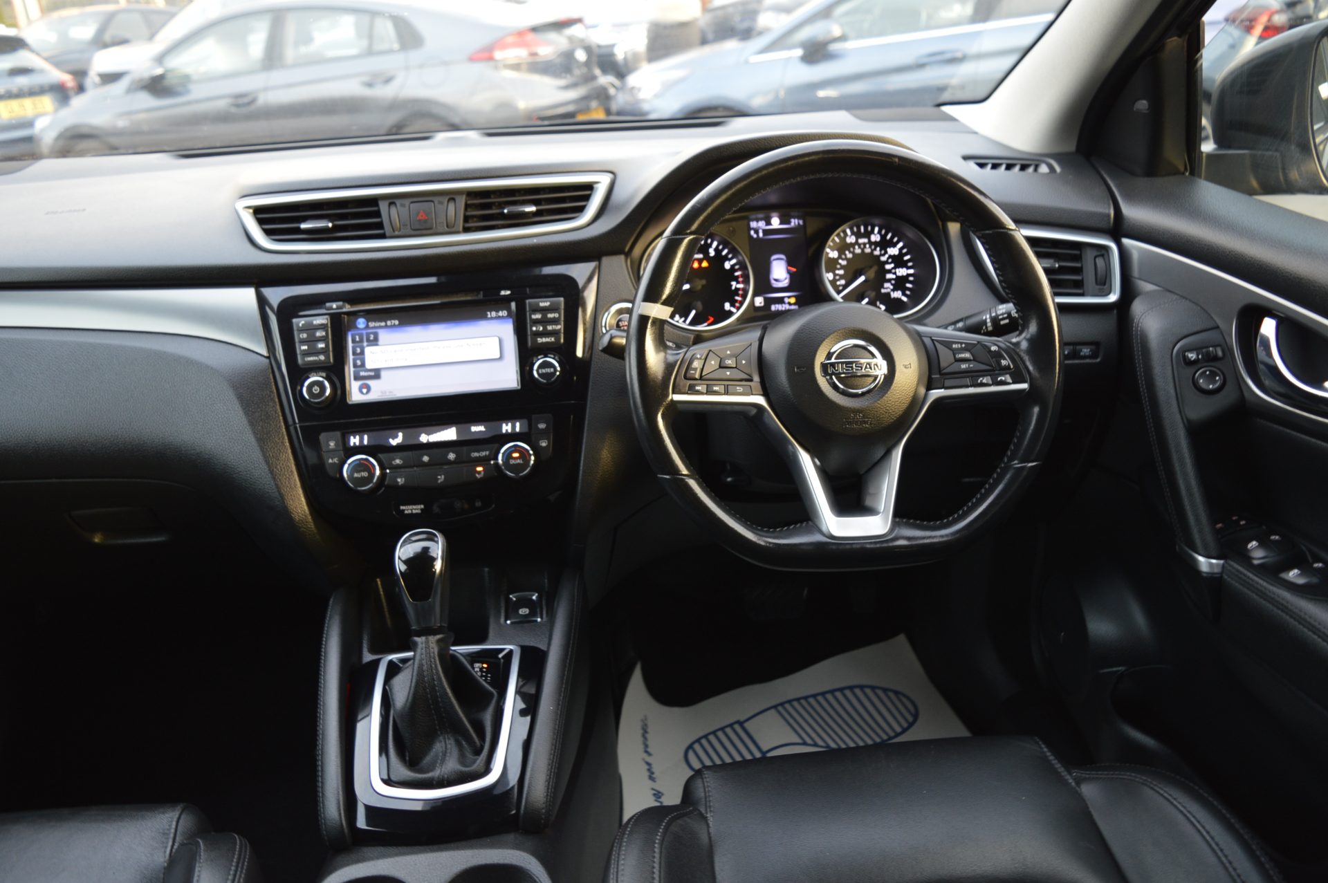 Nissan QASHQAI AUTO - Image 13