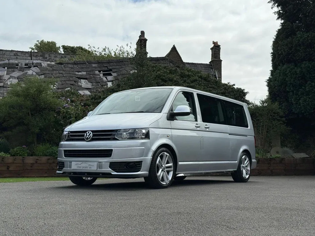 Volkswagen Transporter Shuttle - Image 4