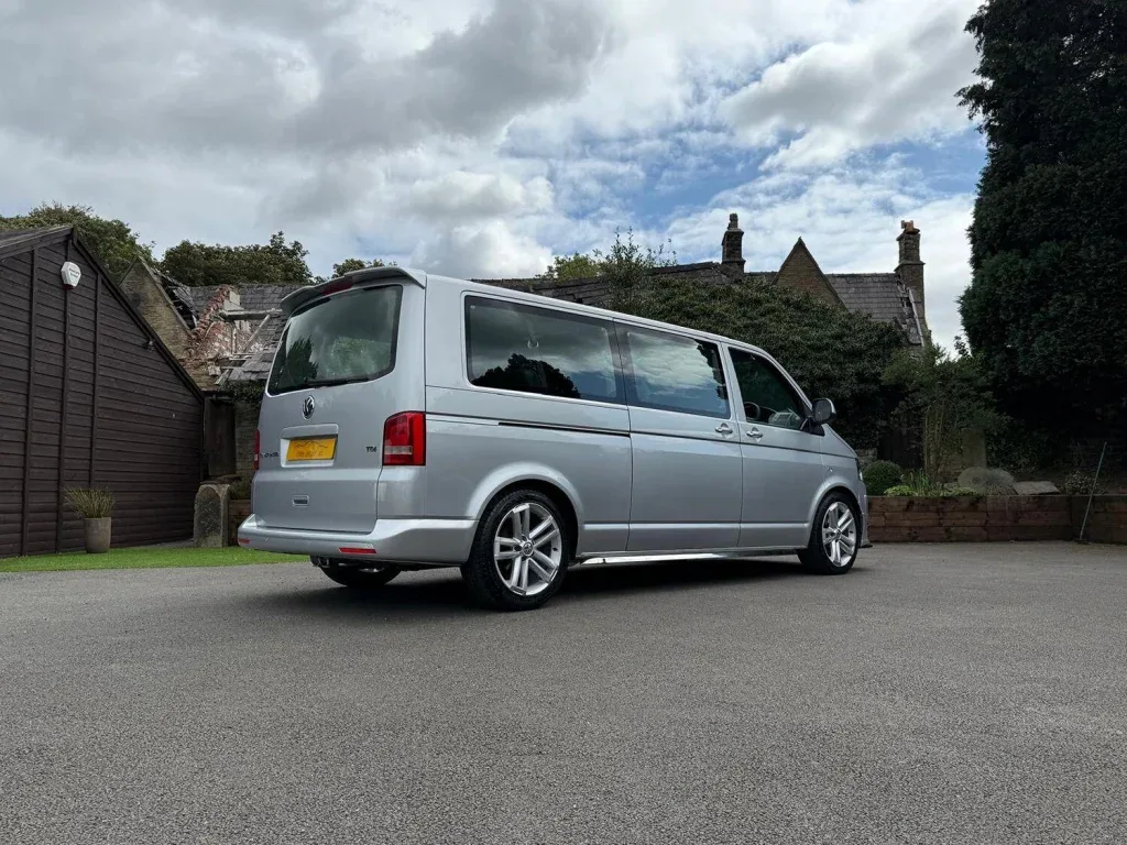 Volkswagen Transporter Shuttle - Image 8
