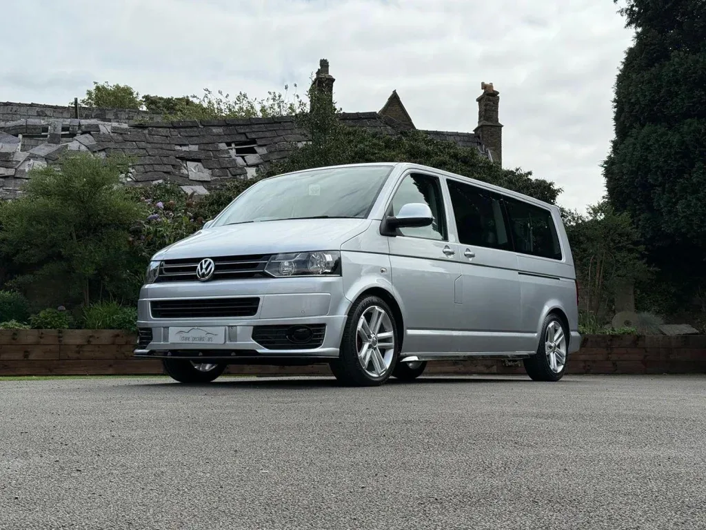 Volkswagen Transporter Shuttle - Image 10