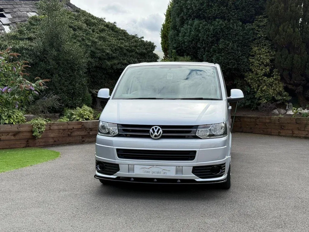 Volkswagen Transporter Shuttle - Image 12