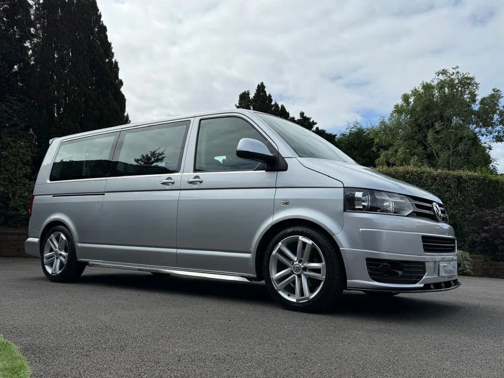 Volkswagen Transporter Shuttle - Image 15