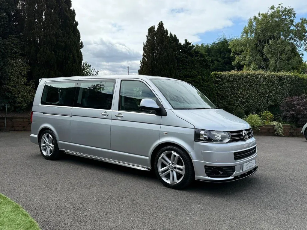 Volkswagen Transporter Shuttle - Image 16