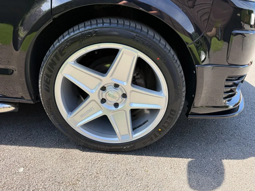 Volkswagen Transporter - Image 12