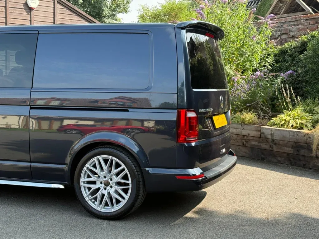 Volkswagen Transporter - Image 14
