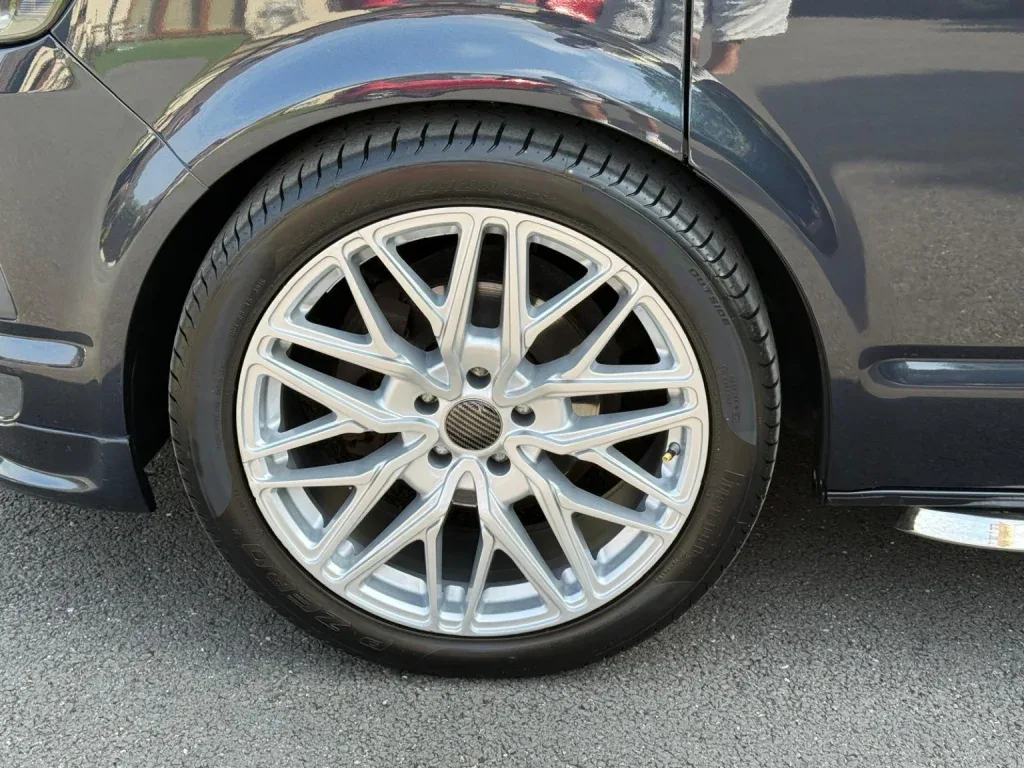 Volkswagen Transporter - Image 16