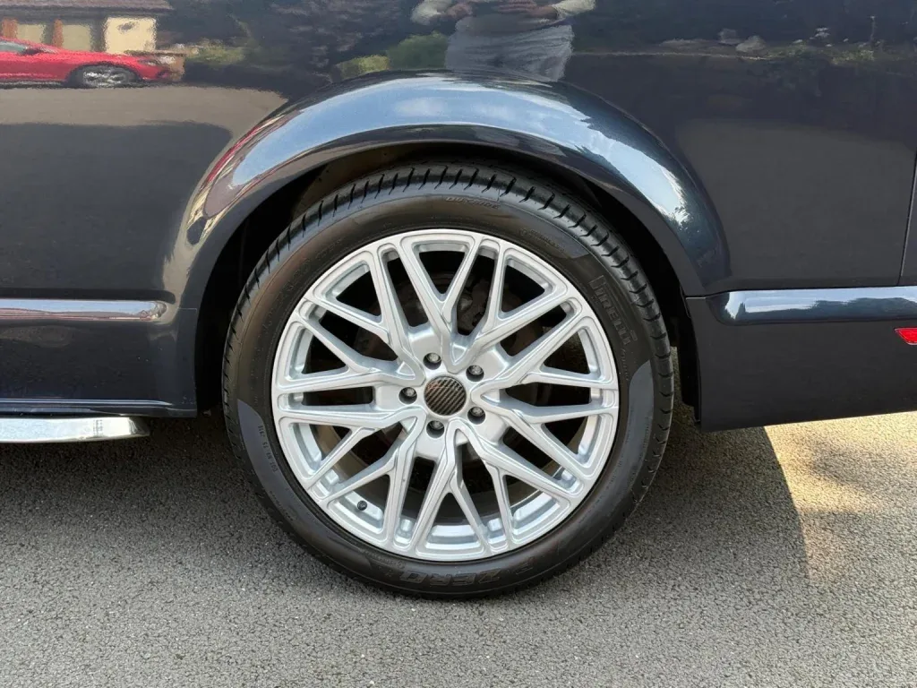 Volkswagen Transporter - Image 17