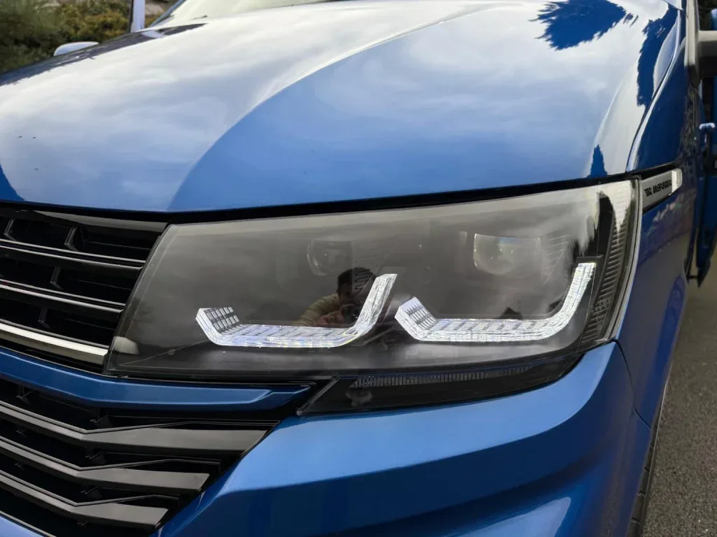 Volkswagen Transporter - Image 12