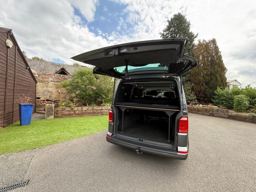 Volkswagen Transporter - Image 20