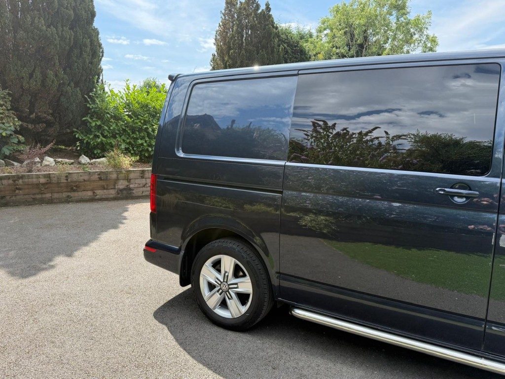Volkswagen Transporter - Image 16
