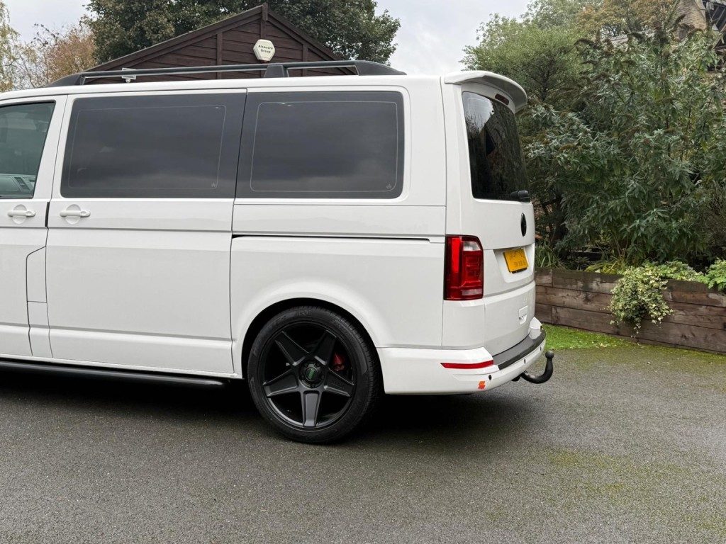 Volkswagen Transporter Shuttle - Image 7