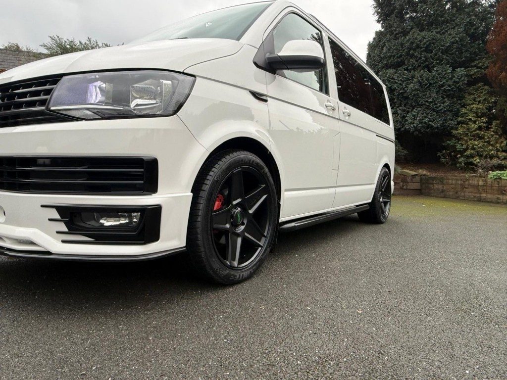 Volkswagen Transporter Shuttle - Image 9