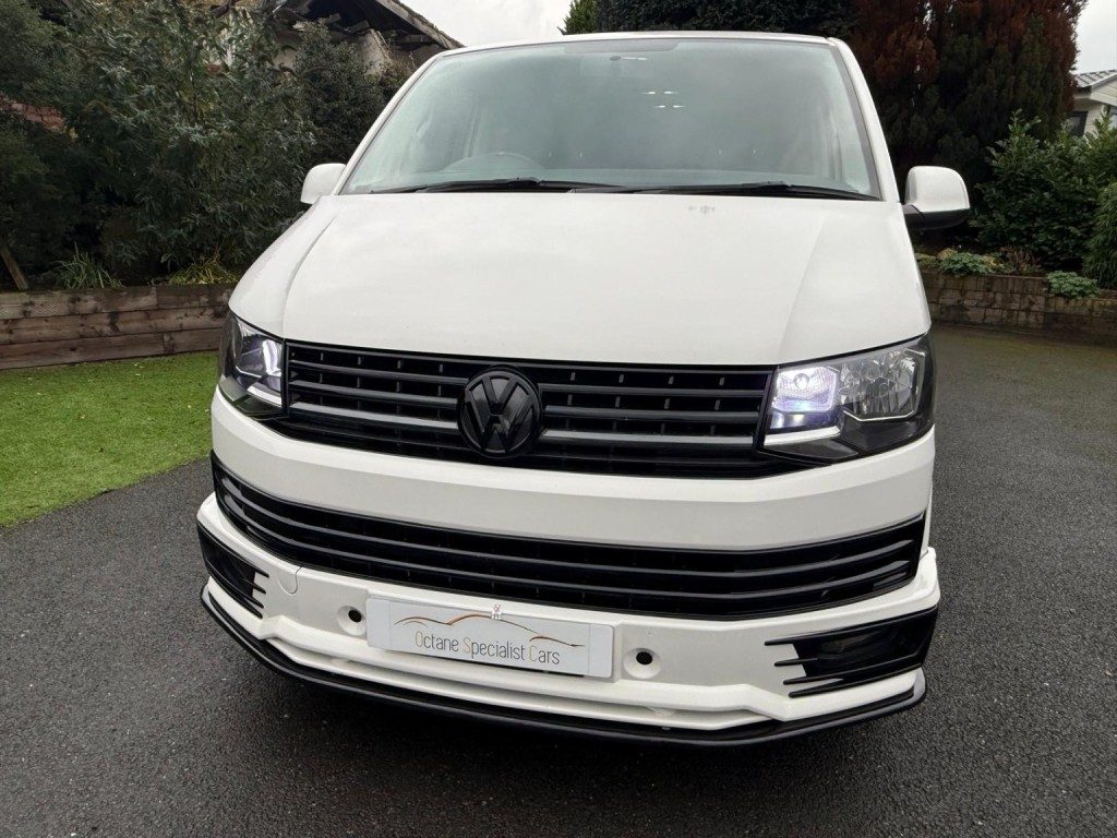 Volkswagen Transporter Shuttle - Image 10