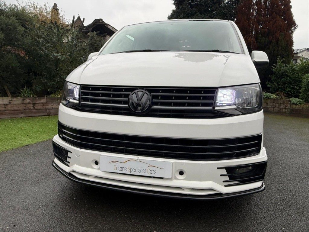 Volkswagen Transporter Shuttle - Image 11