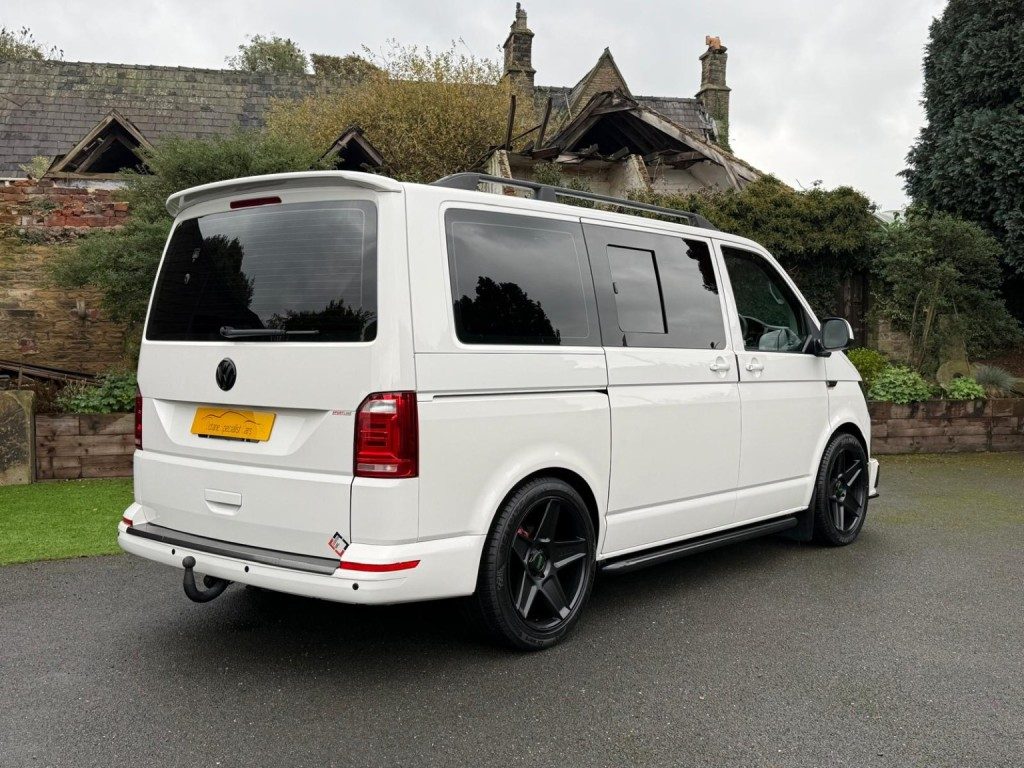 Volkswagen Transporter Shuttle - Image 19