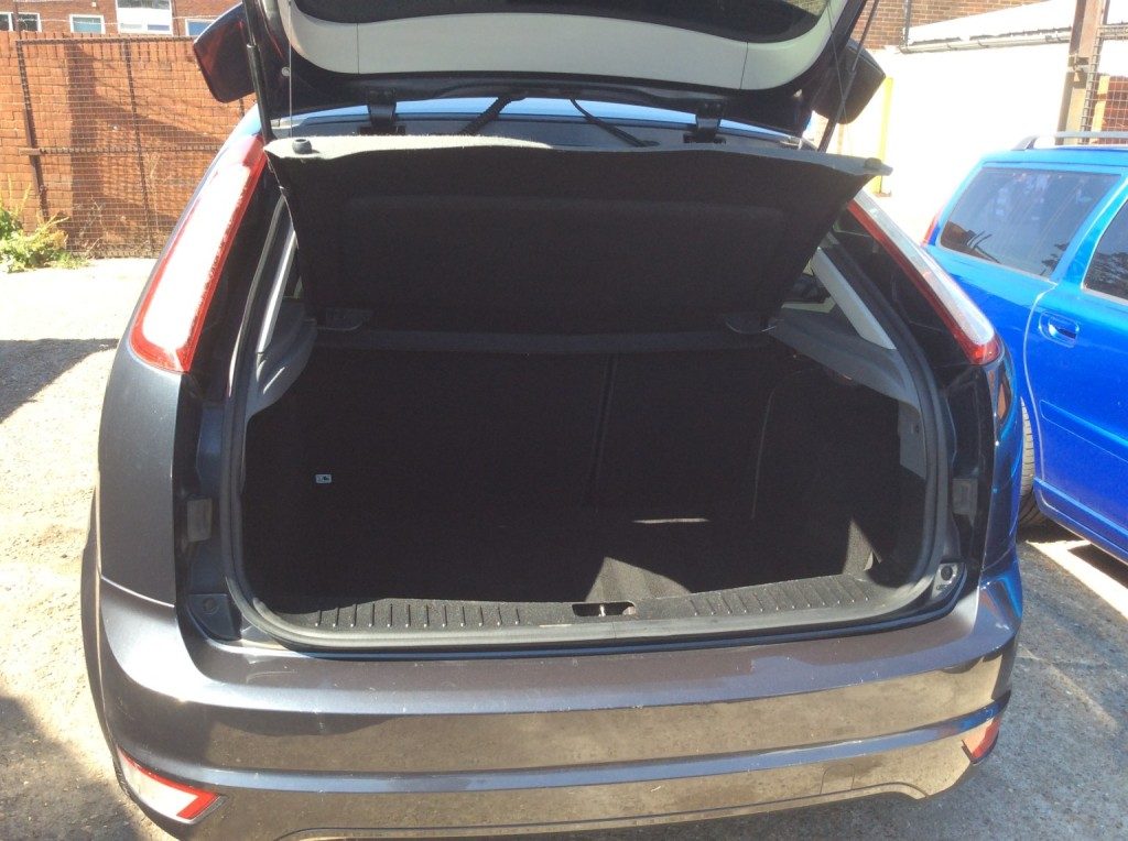 Ford Focus - Image 11