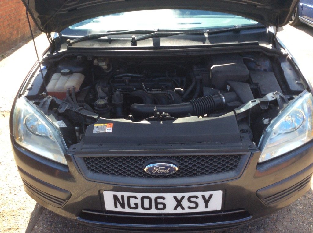 Ford Focus - Image 12