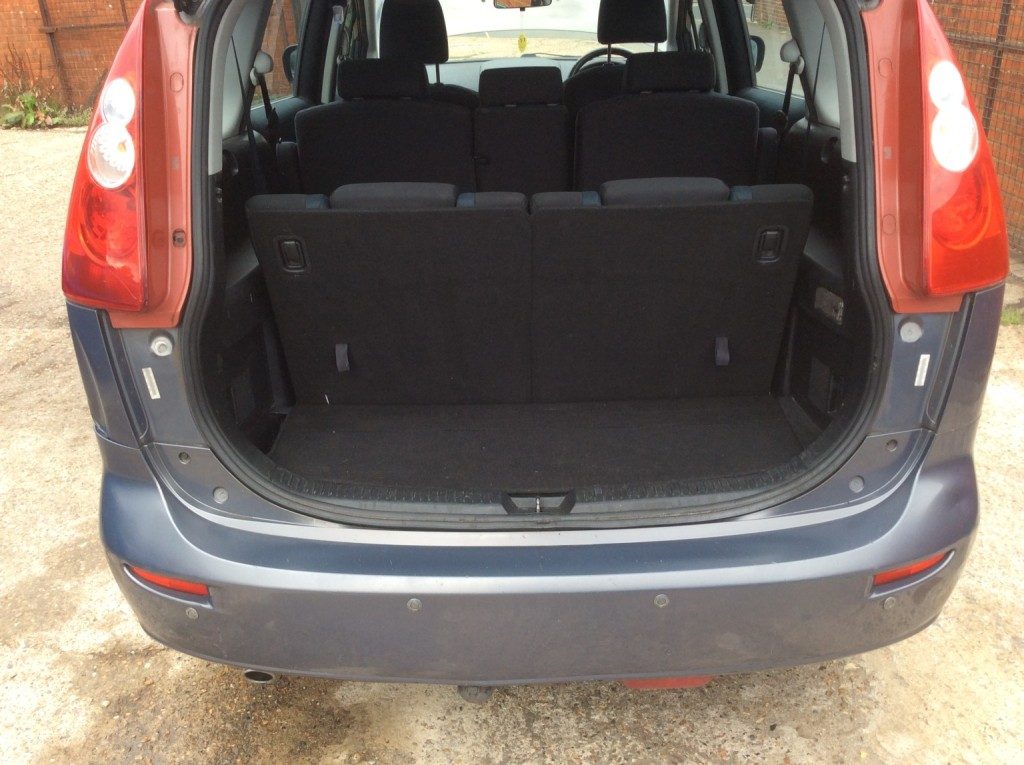 Mazda Mazda5 - Image 13