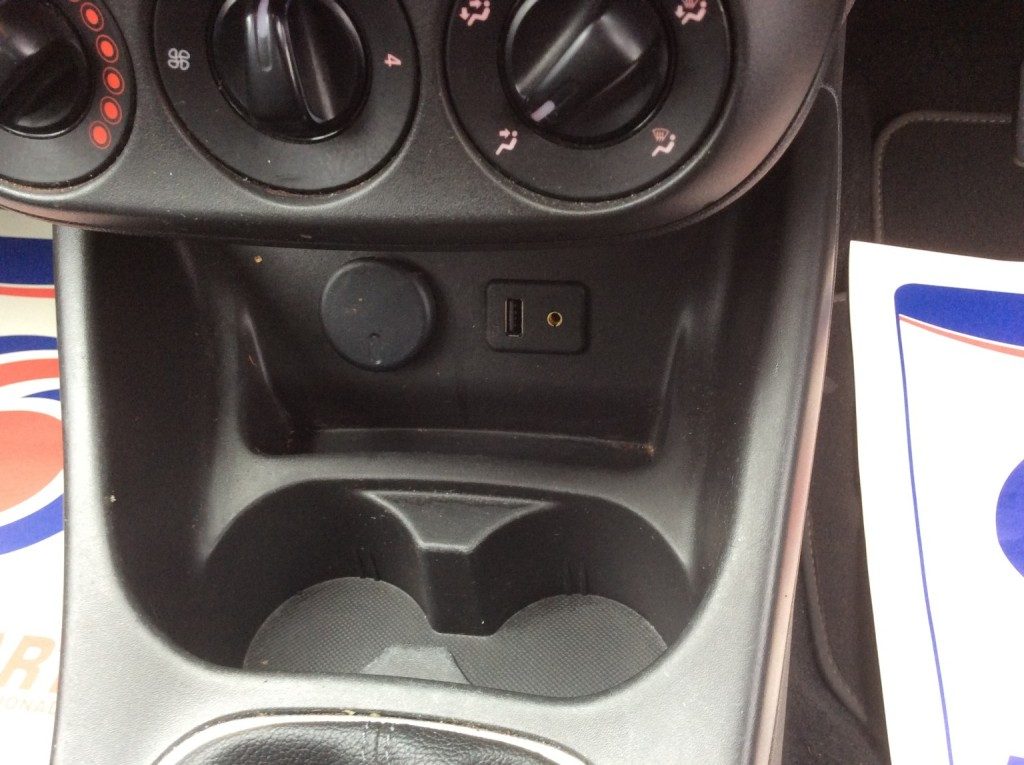 Vauxhall Corsa - Image 9