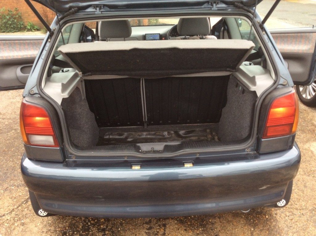 Volkswagen Polo - Image 11