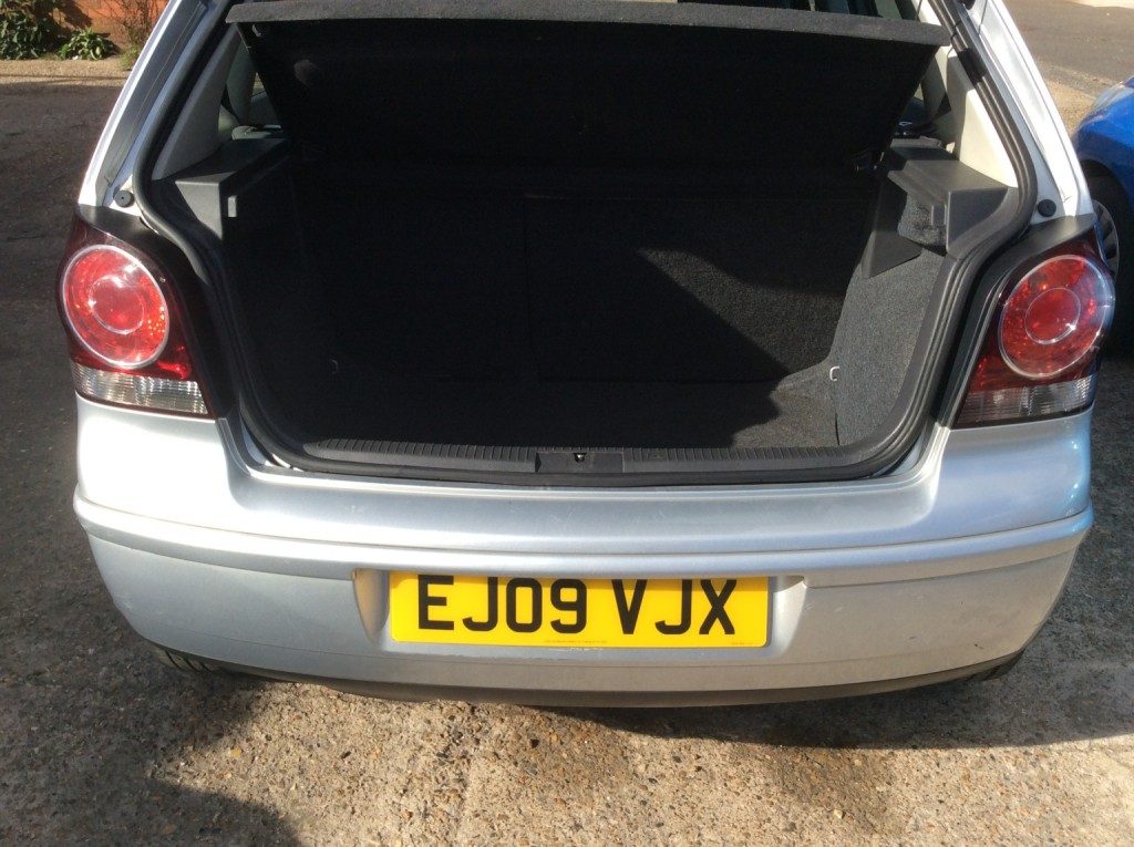 Volkswagen Polo - Image 11