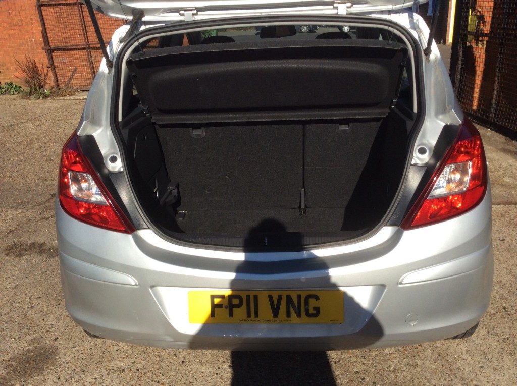 Vauxhall Corsa - Image 11