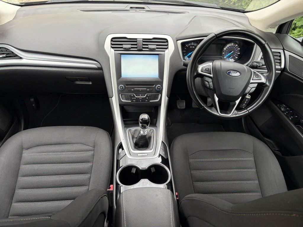 Ford Mondeo - Image 16