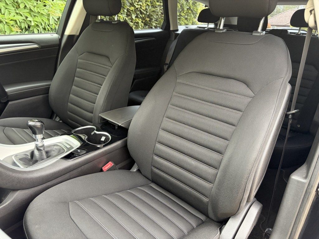 Ford Mondeo - Image 20