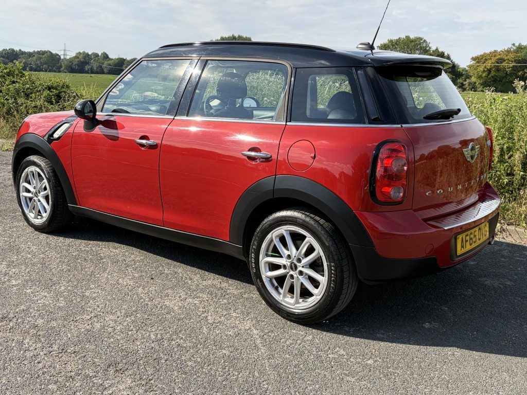 Mini Countryman - Image 17
