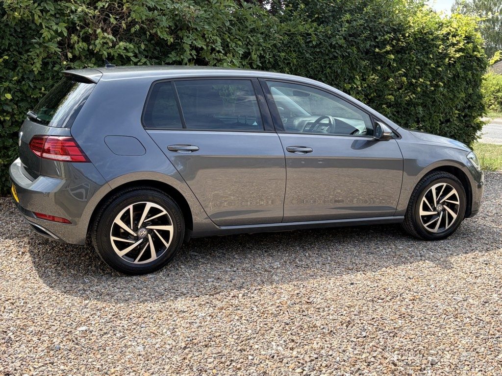 Volkswagen Golf - Image 8