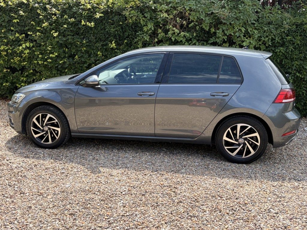 Volkswagen Golf - Image 15
