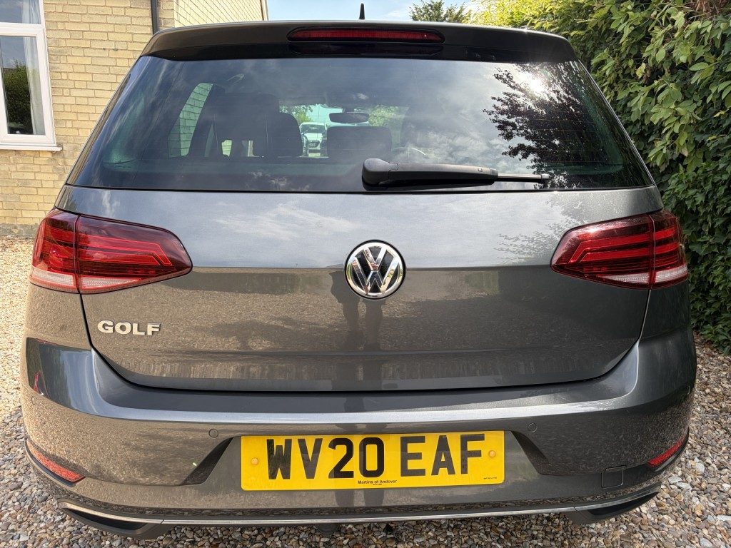 Volkswagen Golf - Image 18