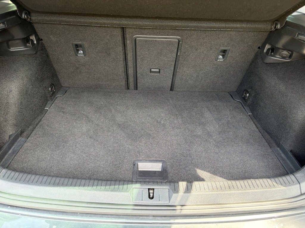 Volkswagen Golf - Image 20