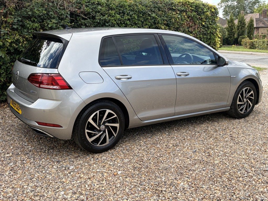 Volkswagen Golf - Image 8