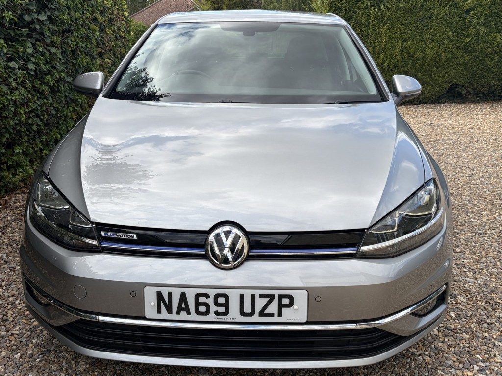 Volkswagen Golf - Image 10