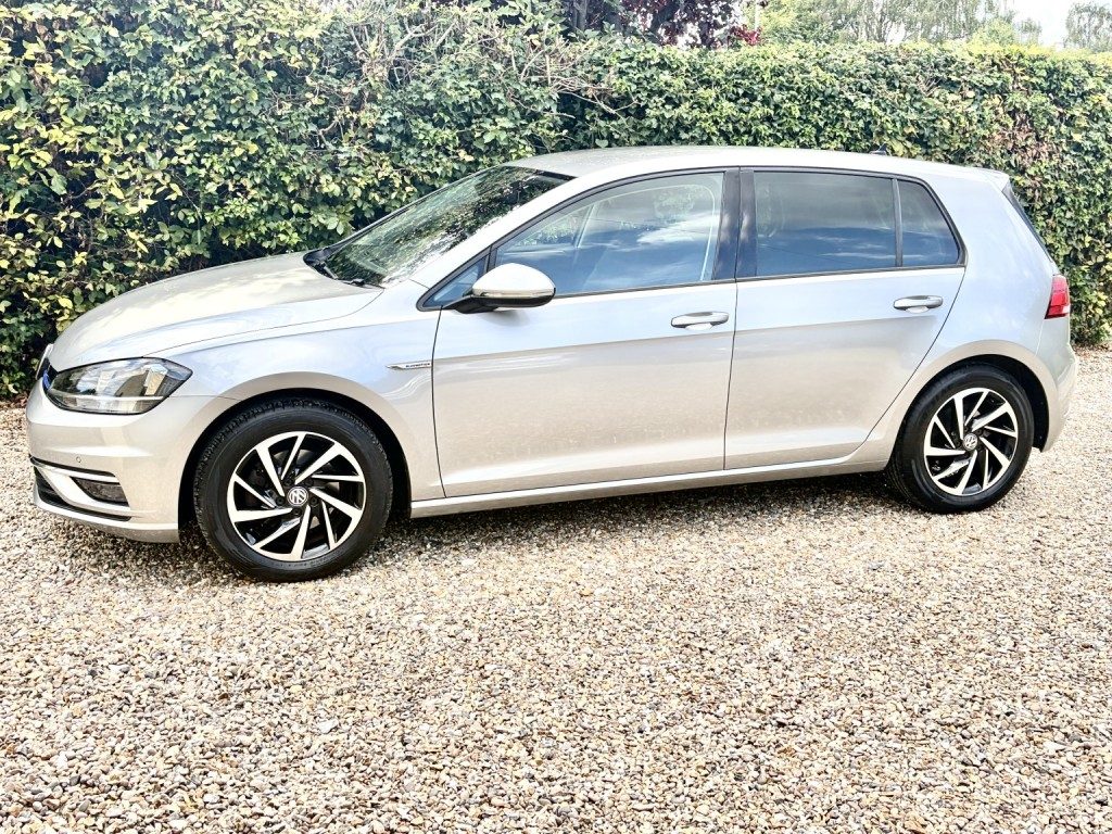 Volkswagen Golf - Image 12