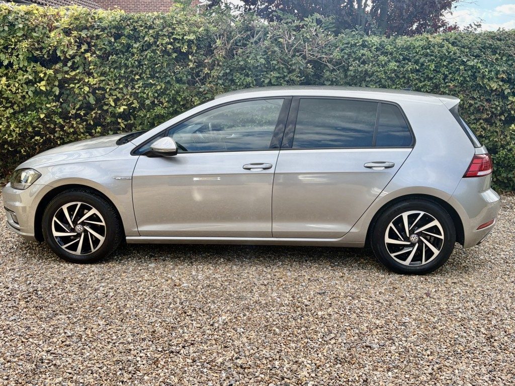 Volkswagen Golf - Image 13