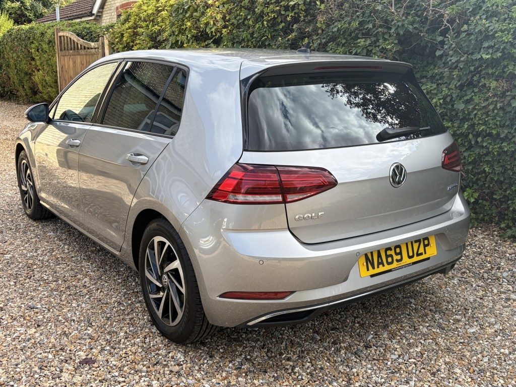 Volkswagen Golf - Image 14