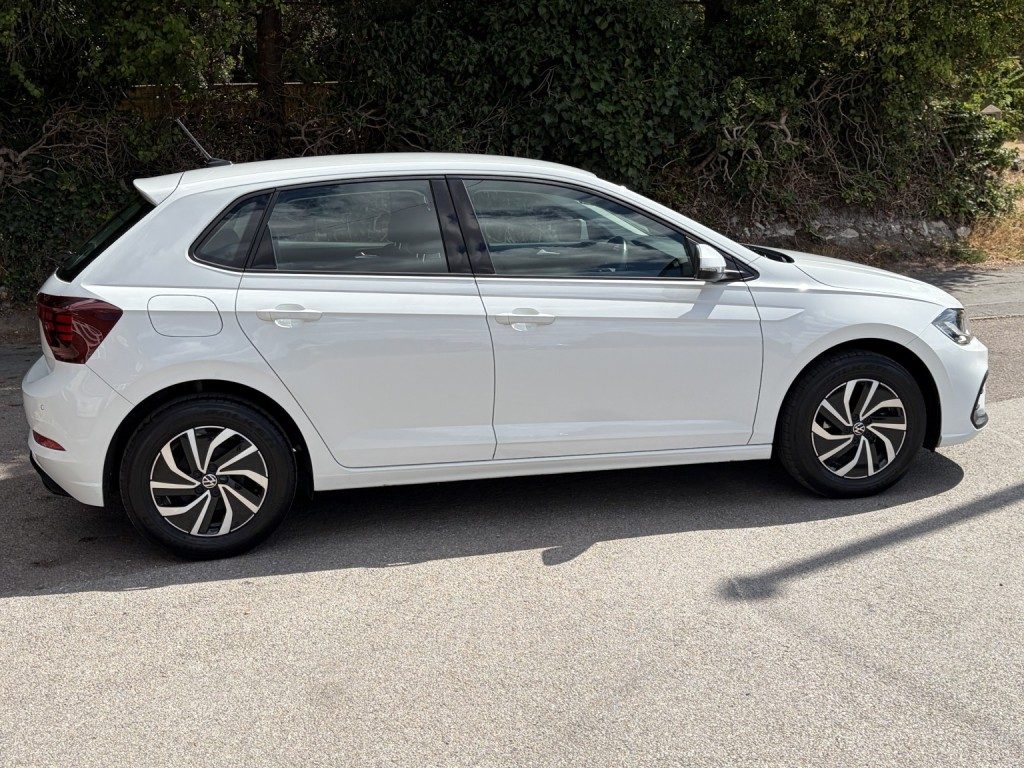 Volkswagen Polo - Image 11