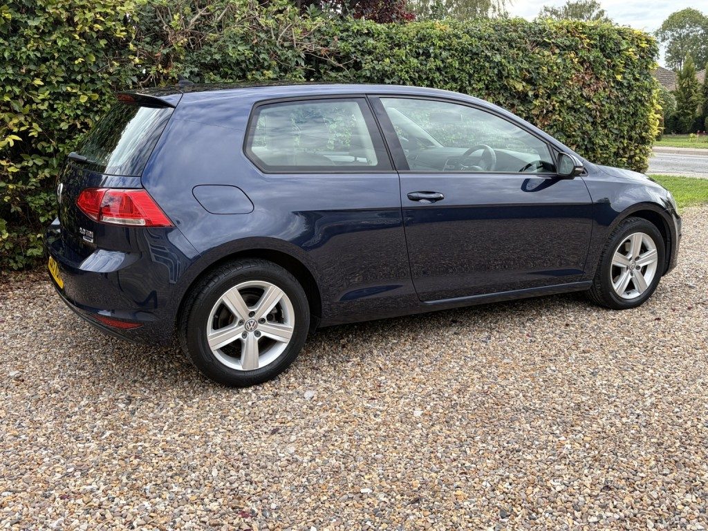 Volkswagen Golf - Image 9