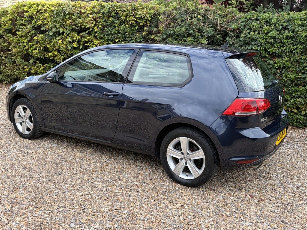 Volkswagen Golf - Image 17