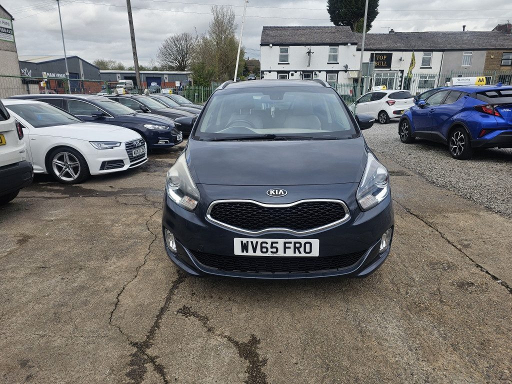 2015 Kia Carens in BOLTON