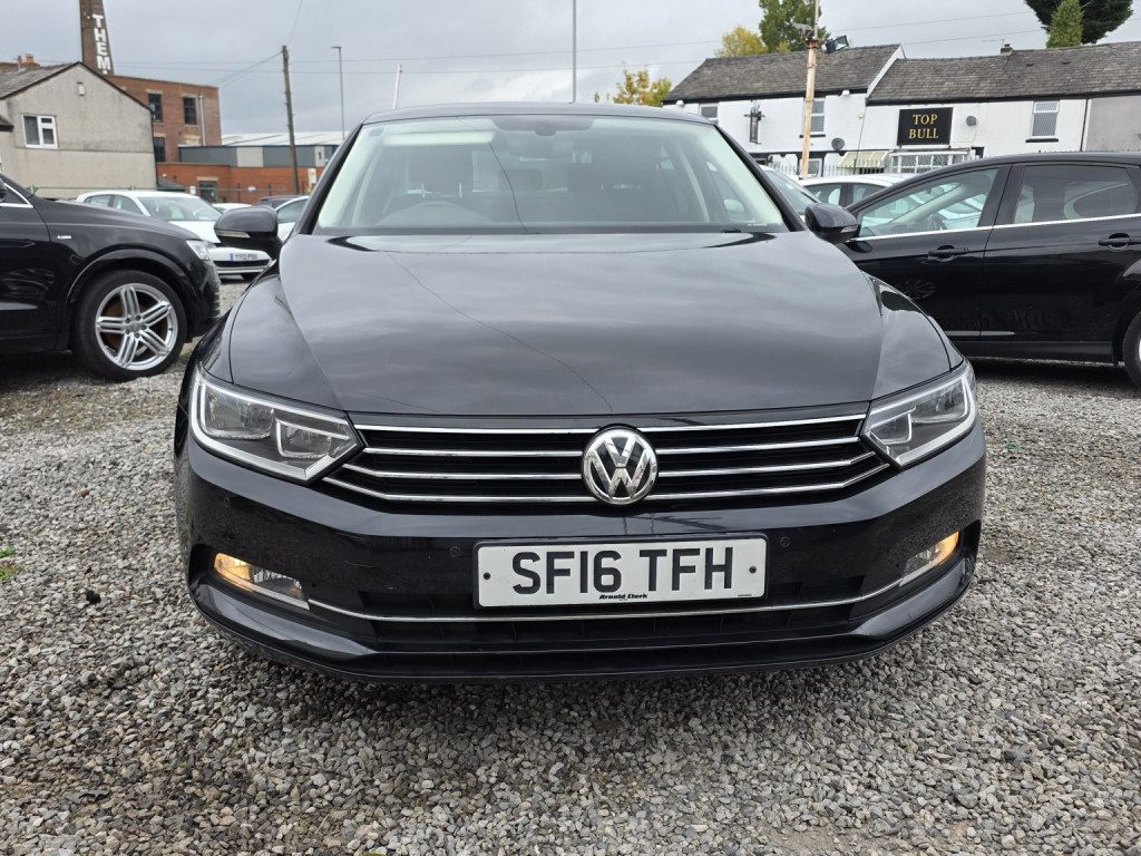 2016 Volkswagen Passat in BOLTON