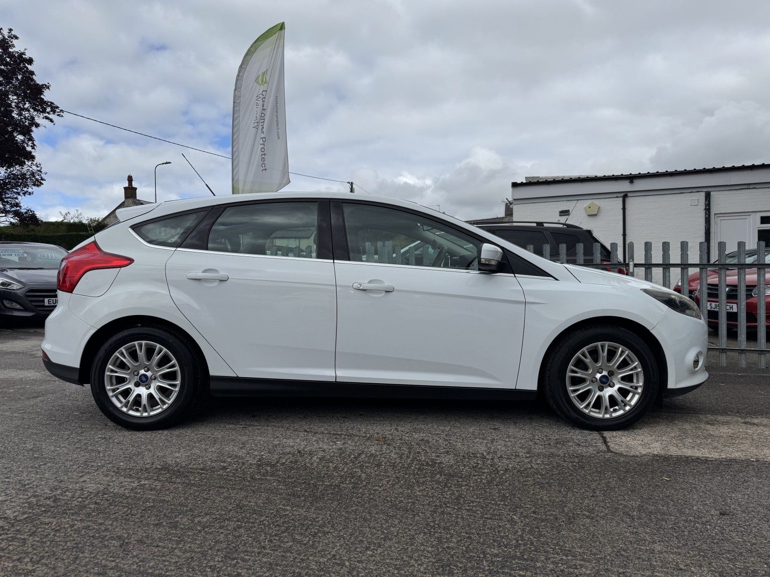 Ford Focus - Image 9