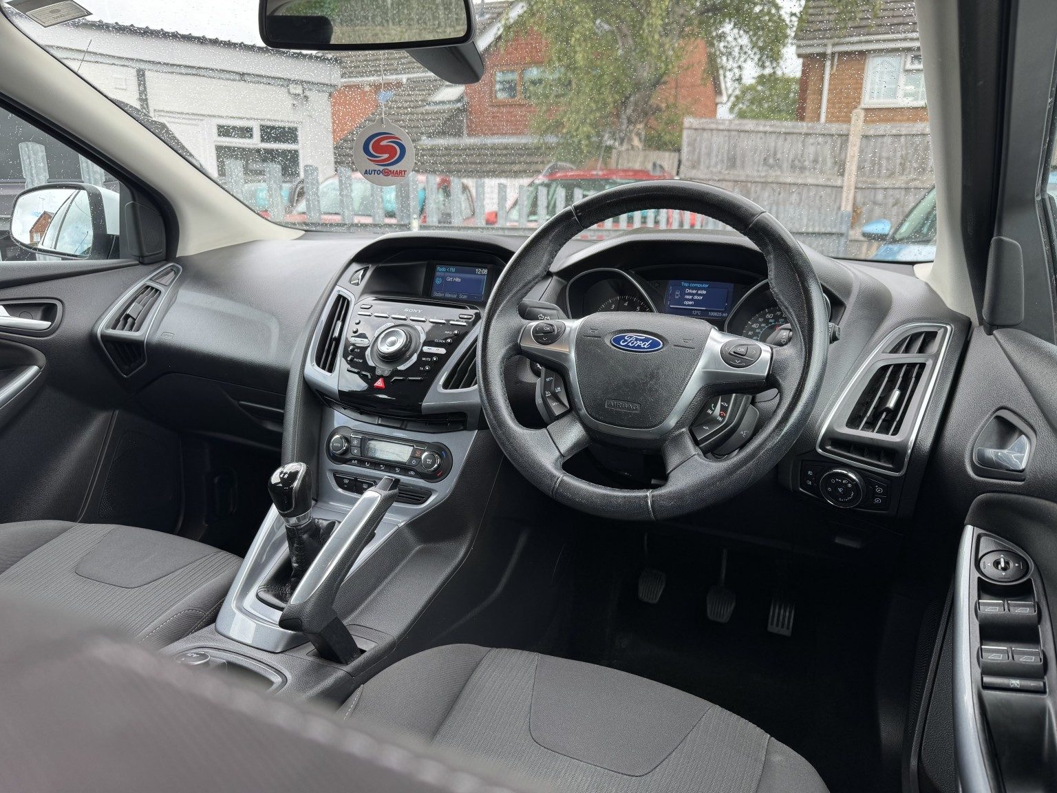 Ford Focus - Image 16