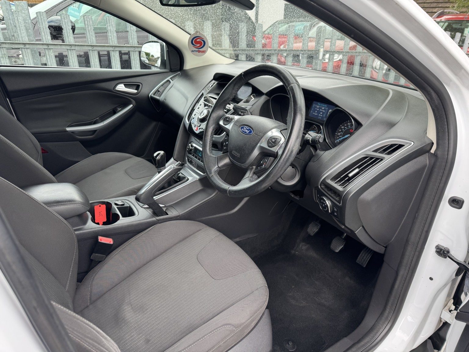 Ford Focus - Image 17